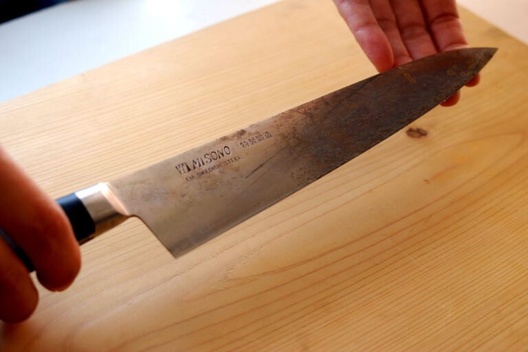 How to Remove Rust from Knives